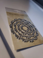 Load image into Gallery viewer, Gina Marie Metal cutting die - Feather Lace circle