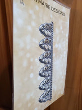 Load image into Gallery viewer, Gina Marie Metal cutting die - Leaf border