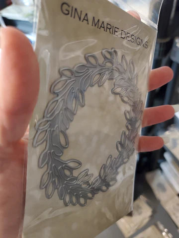 Gina Marie Metal cutting die - Leaf wreath