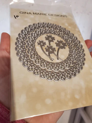 Gina Marie Metal cutting die - Mini Heart lace circle