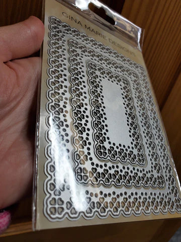 Gina Marie Metal cutting die - Mini Heart lace rectangle