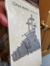 Load image into Gallery viewer, Gina Marie Metal cutting die - Three crosses